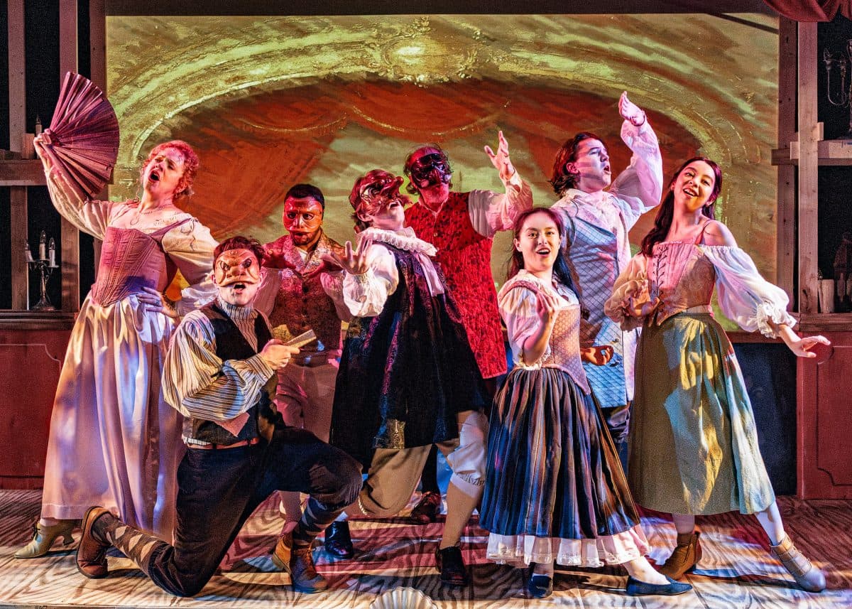 Scaramouche is a fun theatrical fandango