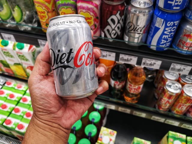“Diet Coke parties” take India by storm: Iran war causes soft drink shortage in the country