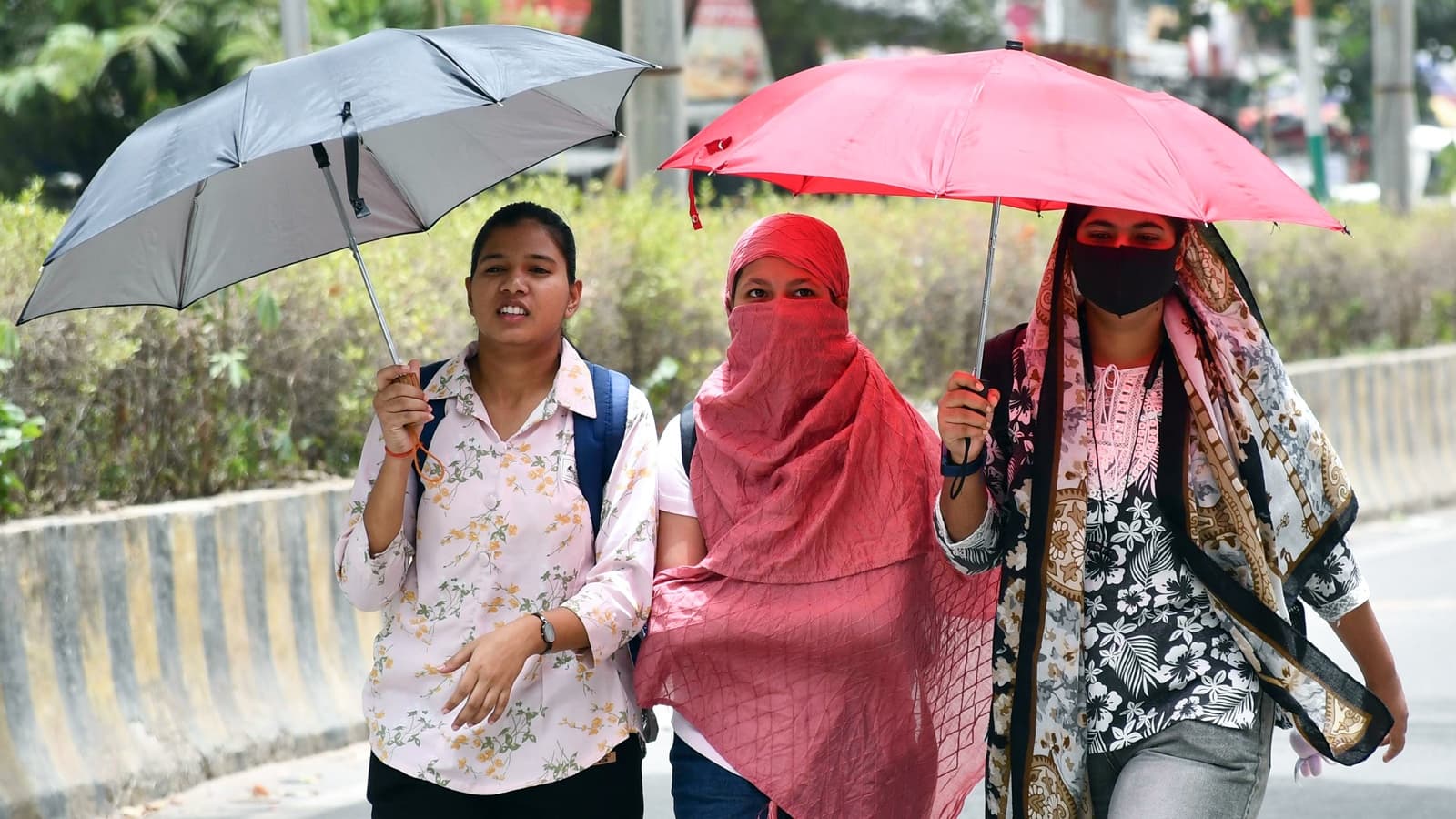 No relief from heatwave for north , central India ; Delhi sizzles at 46°C