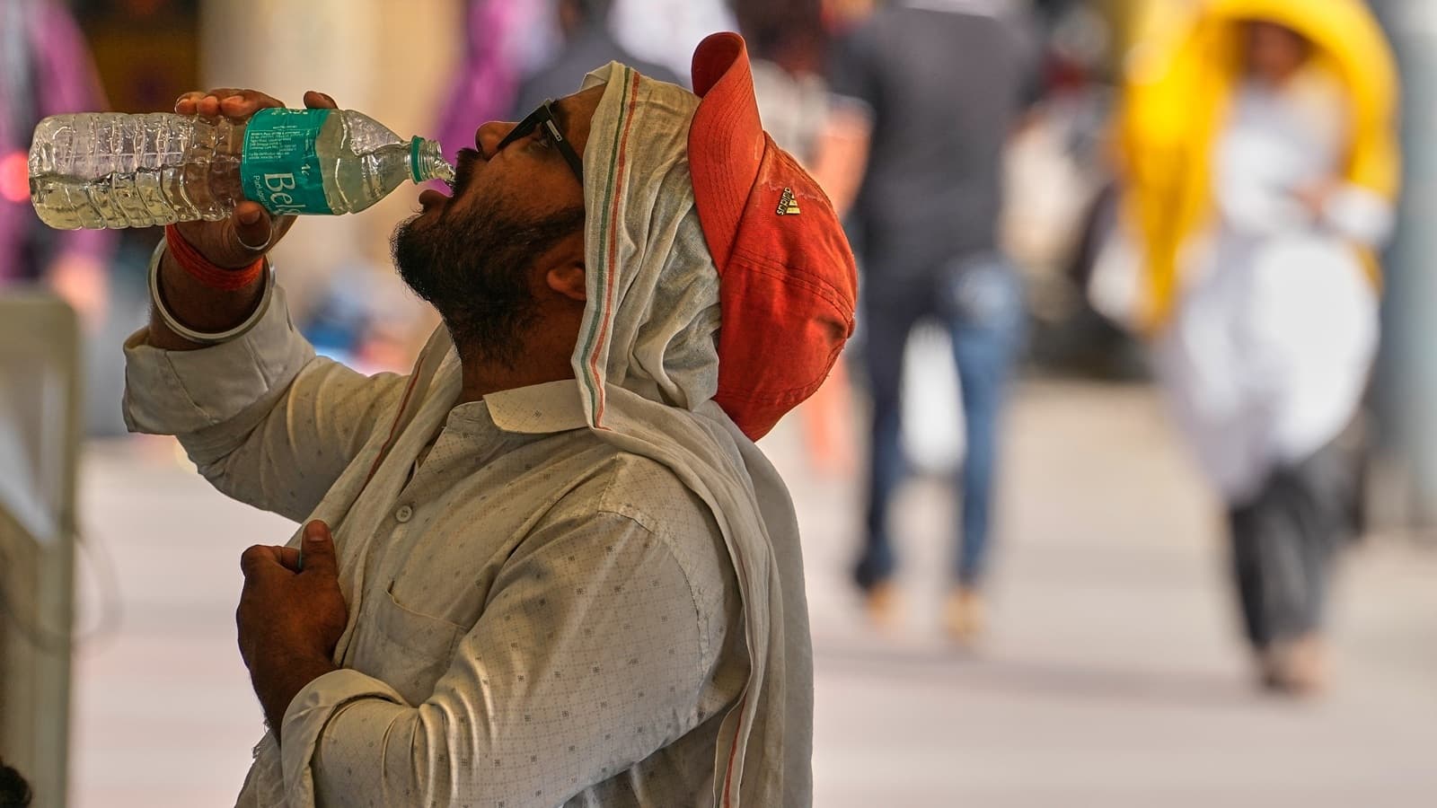 Maharashtra heat crisis: 226 heatstroke cases, children collapsing as temperatures soar
