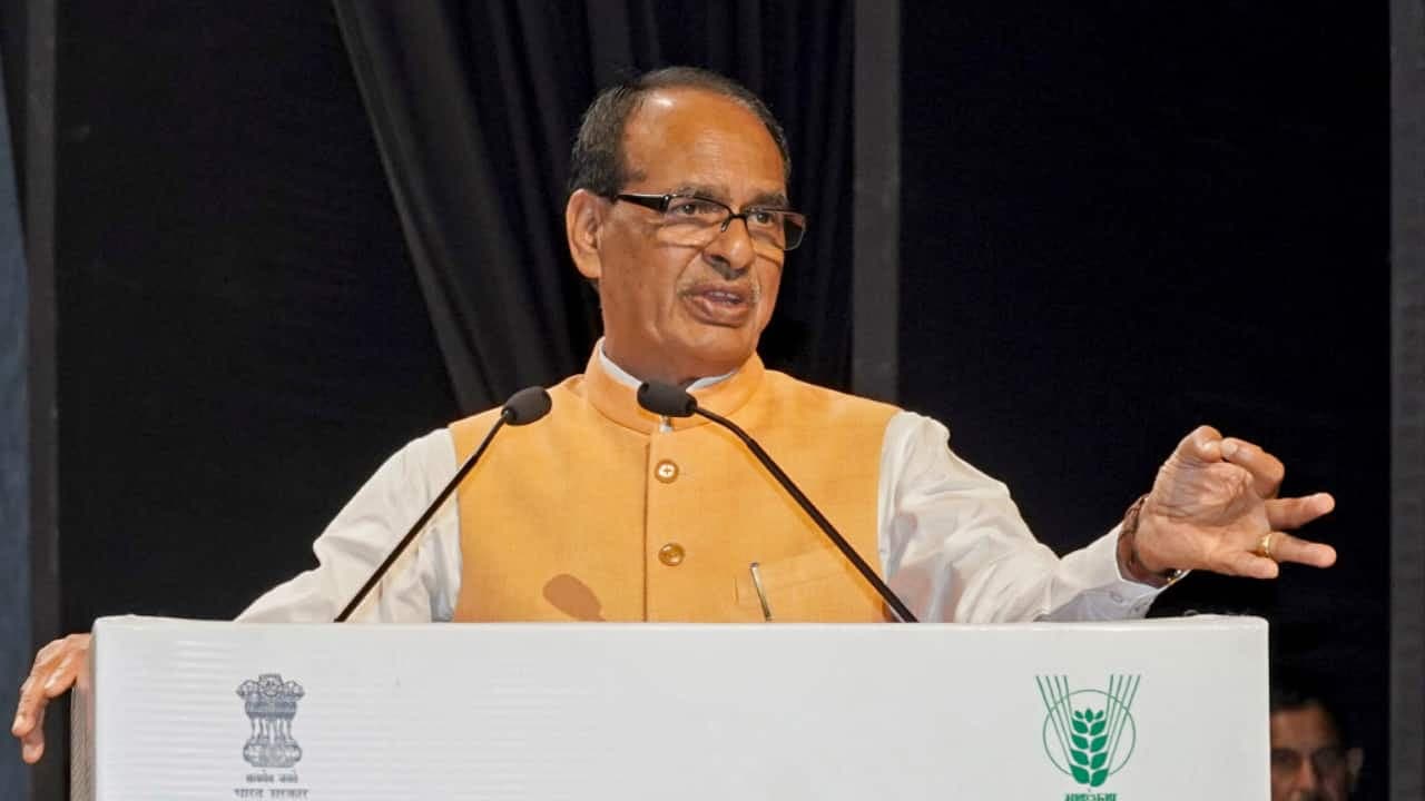 Govt readies contingency plans to counter El Nino threat to kharif season : Shivraj Singh Chouhan - Moneycontrol . com