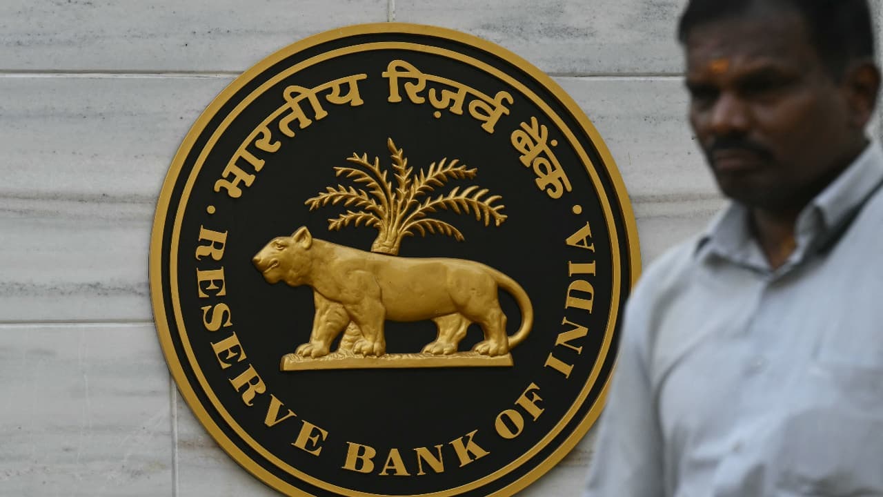 RBI exploring  kill switch  for all debit transactions to prevent digital payment frauds