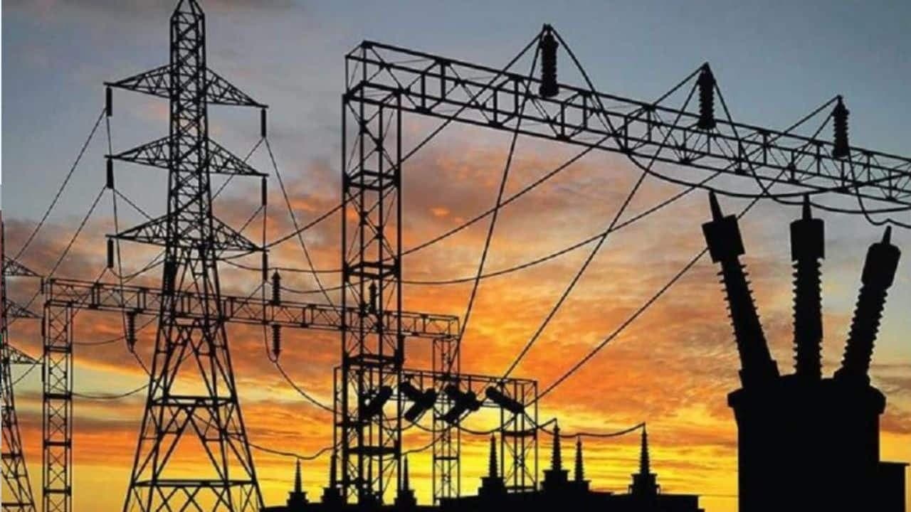 Clean energy meets over 50 % of India power demand during peak hours for second straight year