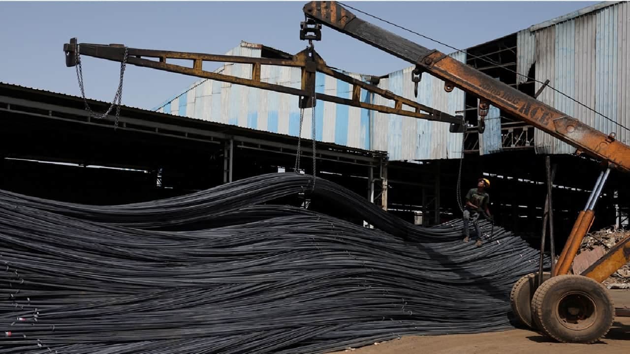 New IIP series : Factory output rises 4 . 9 % in April