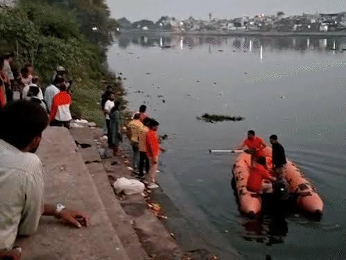Durga idol immersion turns tragic: boat capsizes in Kota canal, two youths dead, two missing