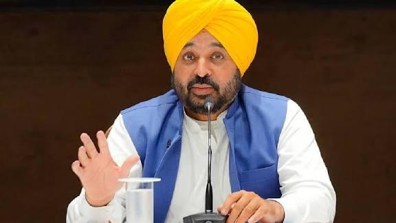 Effigy burnt, House disrupted: Congress and AAP face off in Punjab assembly