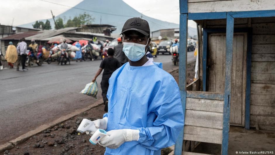 Ebola: Experts warn of scale and spread of deadly virus