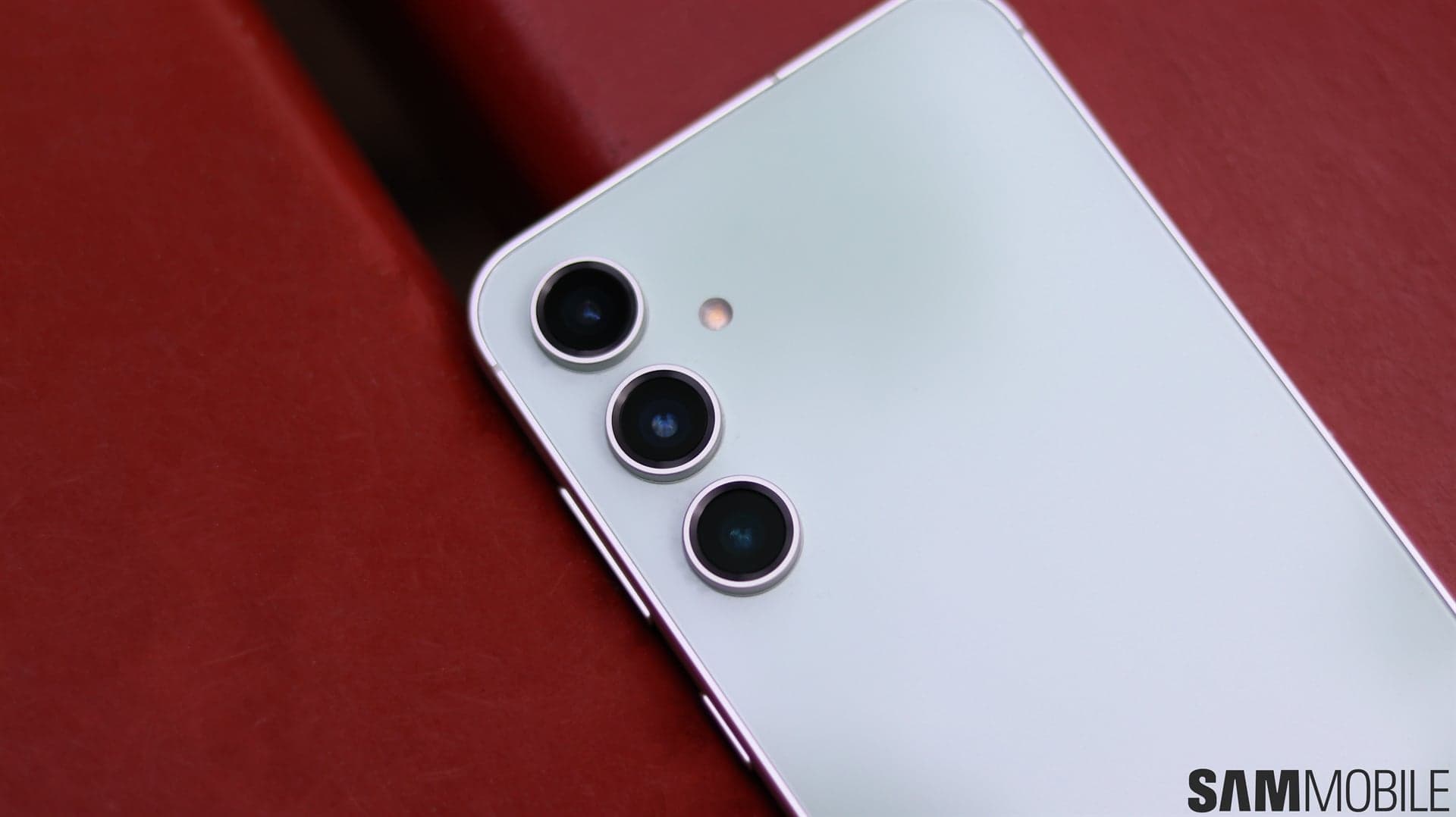 Galaxy S23 FE’s stable One UI 8.5 update goes global