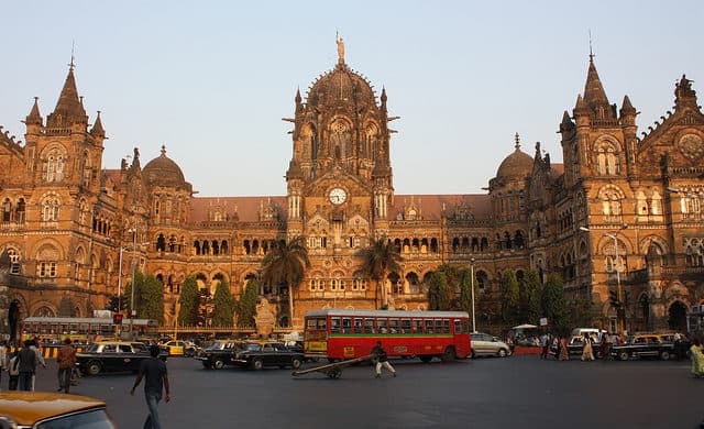 Scandinavian Airlines: Seattle – Mumbai, India. $830 (Basic Economy) / $930 (Regular Economy). Roundtrip, including all Taxes