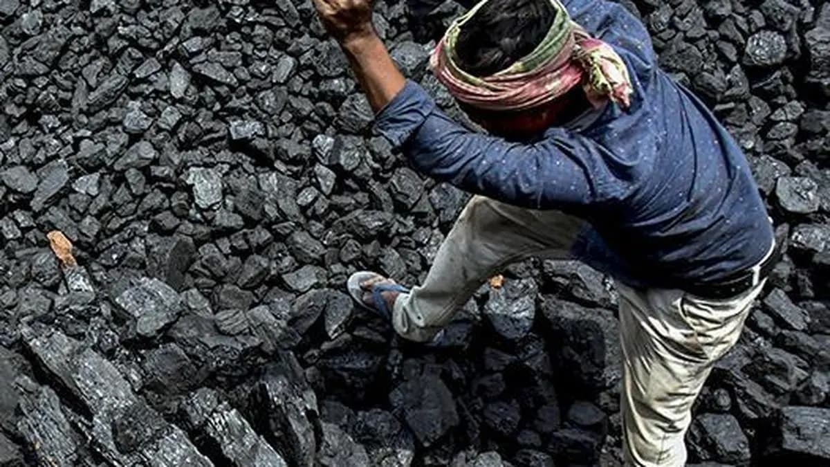 There is 168 MT coal buffer to meet summer demand , says Coal India