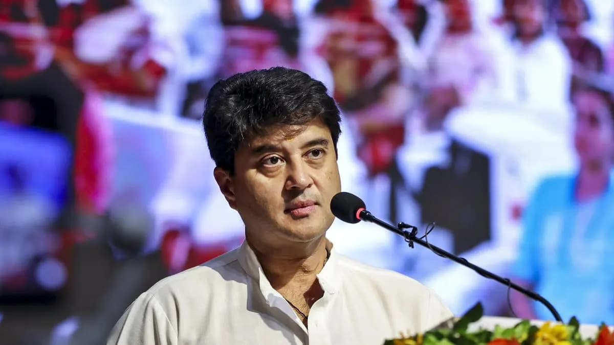 Smartphones will become India’s new bank branch despite price hike: Jyotiraditya Scindia