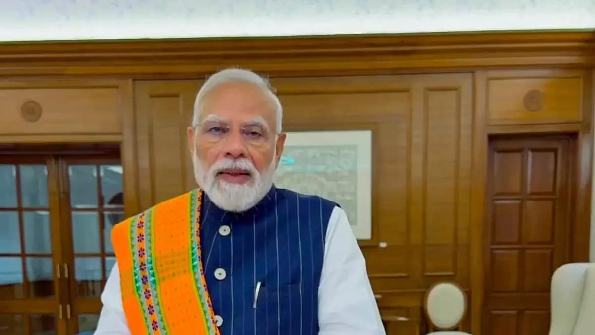 Handloom Day: Govt will keep supporting sector, says PM Modi