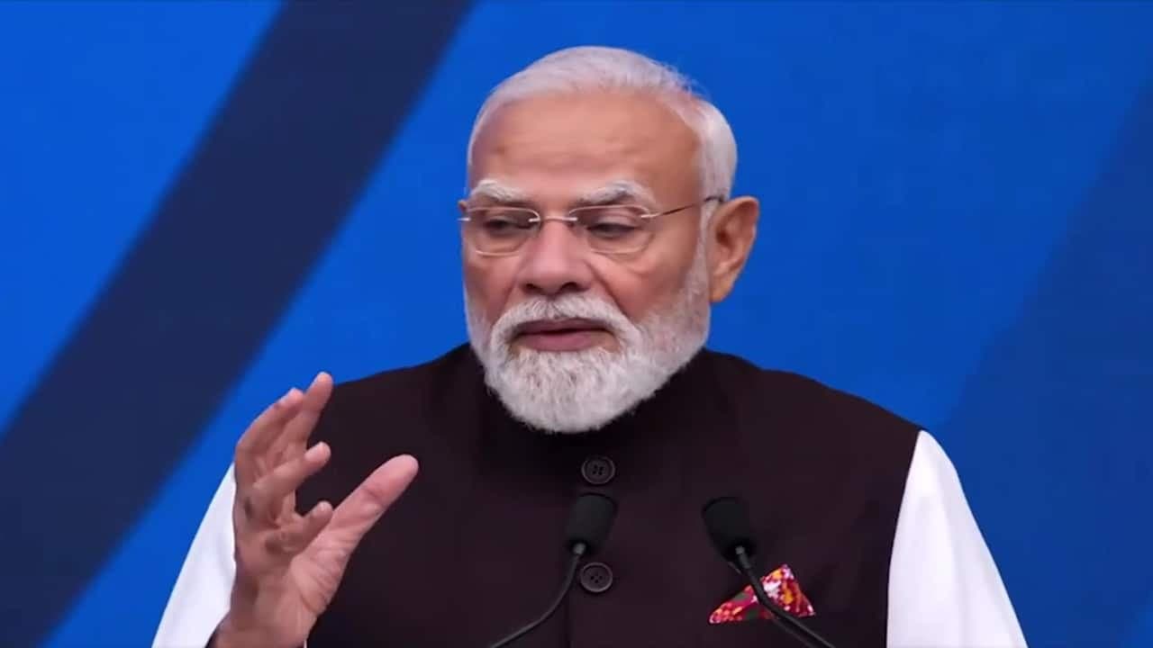PM Modi tells Secretaries to emphasise ground impact of schemes , strengthen coordination