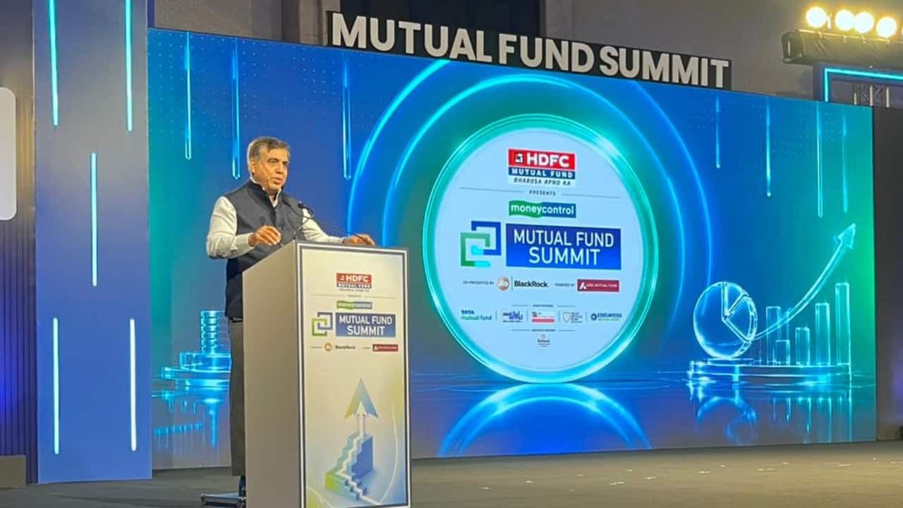 Performance - linked mutual fund fee framework in place , but industry yet to adopt it : SEBI Executive Director Manoj Kumar