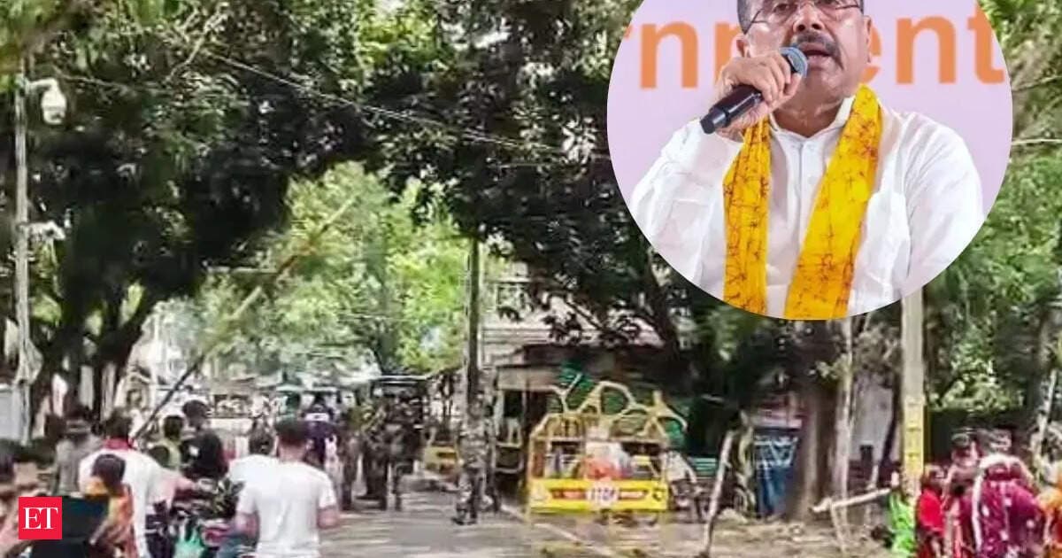 Long queues at Bangladesh border seen as hundreds return after Suvendu Adhikari's 'jaldi jaldi bhago' warning