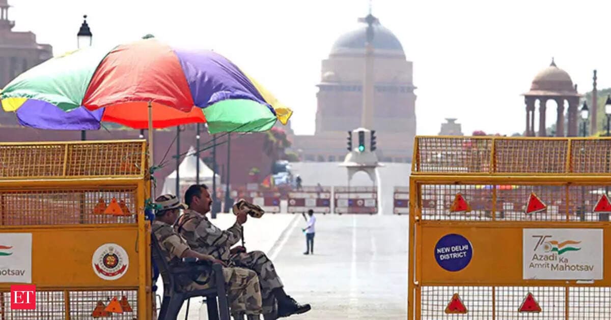 Delhi Weather Alert: IMD issues orange alert for thunderstorms, rain and hailstorm; strongs winds up to 70 kph likely