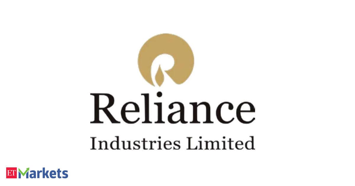 Moody upgrades Reliance Industries rating to Baa1 , now 2 notches above India sovereign rating