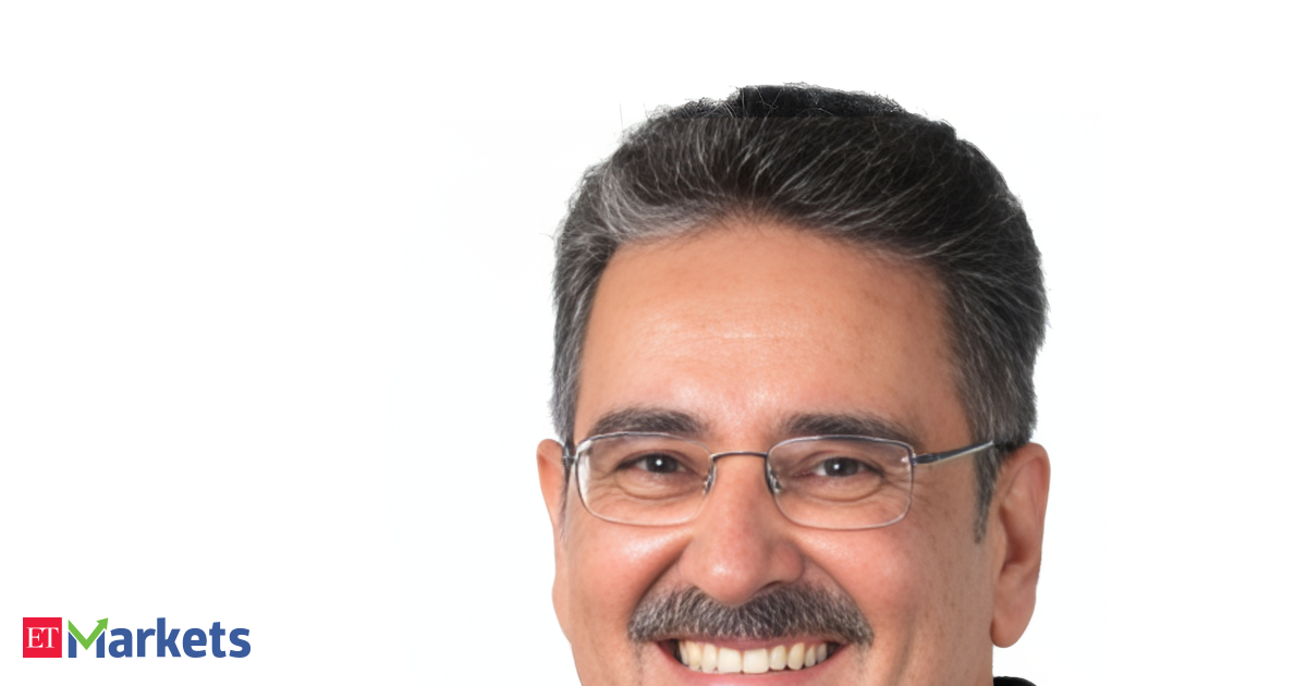 ETMarkets PMS Talk | Dinshaw Irani of Helios India stays away from IT , doubles down on domestic consumption amid AI disruption