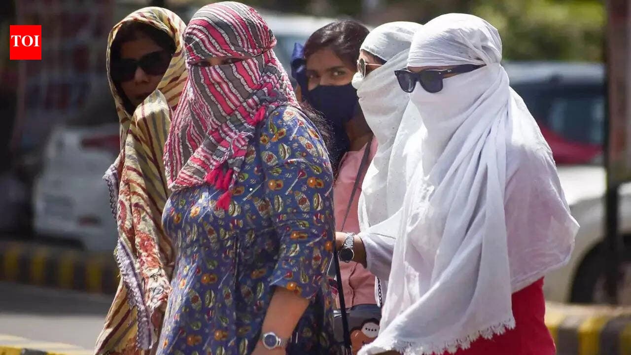 Heatwave alert in several parts of India : Where red , orange and yellow warnings are in place