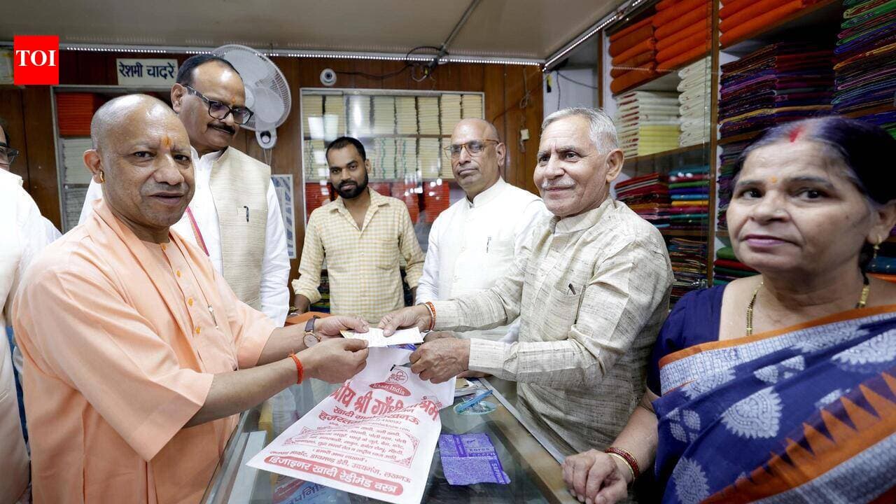 On Gandhi anniv, Yogi announces 25% Khadi discount till Jan 30, 2027