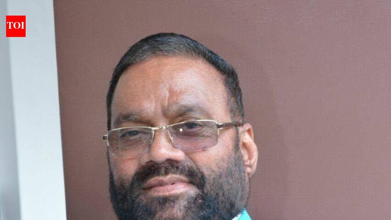 Swami Prasad Maurya meets Rahul Gandhi, joins INDIA bloc