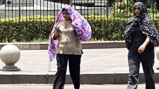 One day of extreme heat tied to 3 , 400 excess deaths in India , nearly 30 , 000 over five days : Study