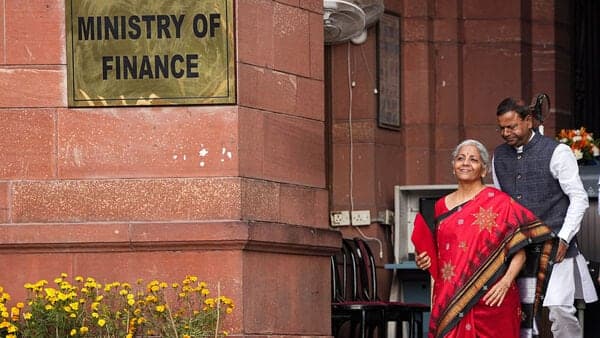 Govt warns of fresh inflation risks : Fuel prices , monsoon to further squeeze your household budget